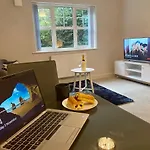 Private Luxury Room Southampton