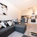 Best Price - Superb Southampton City Apartments, Single Beds Or King Size & Sofabed - Amazing Location Close To Mayflower Theatre Free Parking