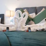 Best Price - Superb Southampton City Apartments, Single Beds Or King Size & Sofabed - Amazing Location Close To Mayflower Theatre Free Parking