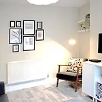 Three Bedroom City Home With Garden