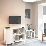 Three Bedroom City Home With Garden
