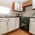 Solent Breezes, Caravan 108