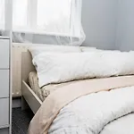 Shirley House 2, Self Catering Guest House, Self Check In, Smart Locks, 10 Min Walk To Southampton General, Aspire And Princess Anne Hospitals, Access To Fully Equipped Kitchen, Excellent Transport Links, Ideal For Longer Stays And Hospital Shifts