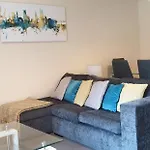 Best Price!Superb City Centre 2Bd Apartment, 1 Double Bed, 2 Singles Or Superking, Sofabed, Smart Tv & Free Secure Parking