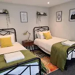 Morris Lodge, Southampton - 1 Bedroom, Free Wifi & Parking