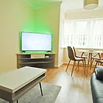 Room And Roof Southampton Serviced Apartments