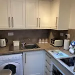 Number 10 Serviced Apartment - Chapel
