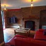 The Retreat, A Luxury Riverside Cottage & Garden