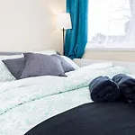 Shirley House 3, Guest House, Self Catering, Self Check In With Smart Locks, Use Of Fully Equipped Kitchen, Close To City Centre, Ideal For Longer Stays, Walking Distance To Bat, 20 Min Drive To Fawley Refinery, Excellent Transport Links