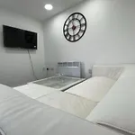 Apartment In St Denys