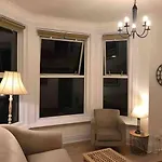 Double Bedroom Close To Common Park & City Centre
