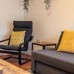 Beryl - 2 Bedroom Flat With Parking