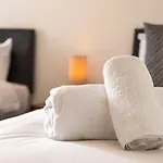 Beryl - 2 Bedroom Flat With Parking