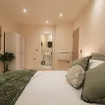Ocean - 2 Bed Flat Sleeps 6 With Gym Access