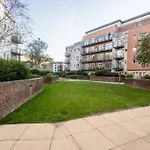 Ocean - 2 Bed Flat Sleeps 6 With Gym Access