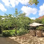 Large & Spacious 5 Bedroom, 3.5 Bathroom House