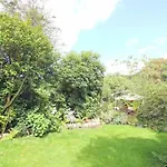 Large & Spacious 5 Bedroom, 3.5 Bathroom House
