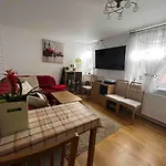 Private Flat In City Centre With Parking