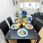 Zeus Apartment - The Thunder Of Town