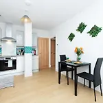 Persephone Apartment - The Goddess Of Town