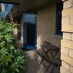 1-Bed Flat In Ocean Village