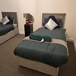 Central Southampton Apartment Ocean Village