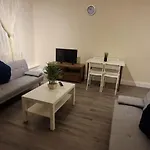 Central Southampton Apartment Ocean Village