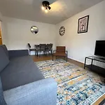 St Denys 2 Bedroom Flat, Convenient Location Next To Station, Great For Contractors