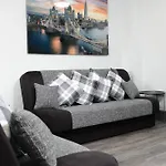 Bright 3-Bed Home Ideal Location & Free Parking