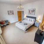 2-Br Stunning Apt, Sleeps 6, Near Ocean Village - Work Contractors And Easter Special Offer!! - By Blue Puffin Stays