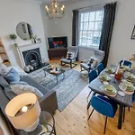 2-Br Stunning Apt, Sleeps 6, Near Ocean Village - Work Contractors And Easter Special Offer!! - By Blue Puffin Stays