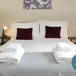 City Centre, Sleeps 8, Free Parking