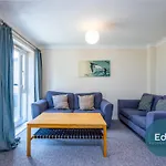City Centre, Sleeps 8, Free Parking
