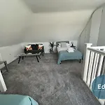 2 Bedroom Flat Free Parking Great Location