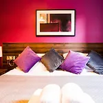 Southampton Central Apartments - Wise Stays