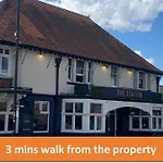 Bittern Lodge Homestay With Free Parking & Parking For Cruise Available, Full Access To Kitchen In Southampton