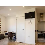 Captivating 1-Bed Apartment In Southampton