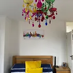 Stylish & Modern Central Studio Apartment Free Parking