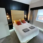 Luxury Modern 1 Bedroom House