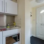 Luxury Burgess Apartments Close To Soton General Hospital