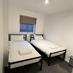 3Br House In City Centre Free Parking Sleeps Up To 5