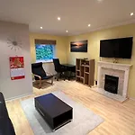 3Br House In City Centre Free Parking Sleeps Up To 5
