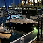 Delightful Boat In 5-Star Marina - Ocean Village
