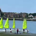 2 Bedroom Near Ocean Village Marina Port Apartment