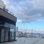 2 Bedroom Near Ocean Village Marina Port Apartment