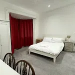 Shirley Guest House