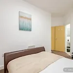 Home Away - Southampton City Centre Apartment