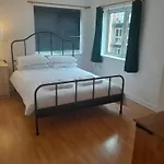 City Centre Apartment With Parking