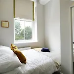 Beautiful City Centre Aprt/Sleeps 8/W Parking