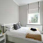 Beautiful City Centre Aprt/Sleeps 8/W Parking